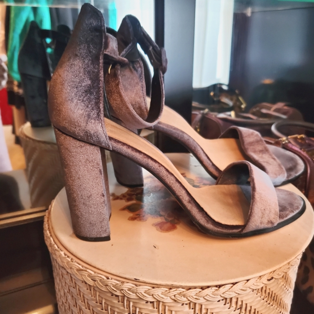 Alex Alex Velvet/Velour Heels in Gray